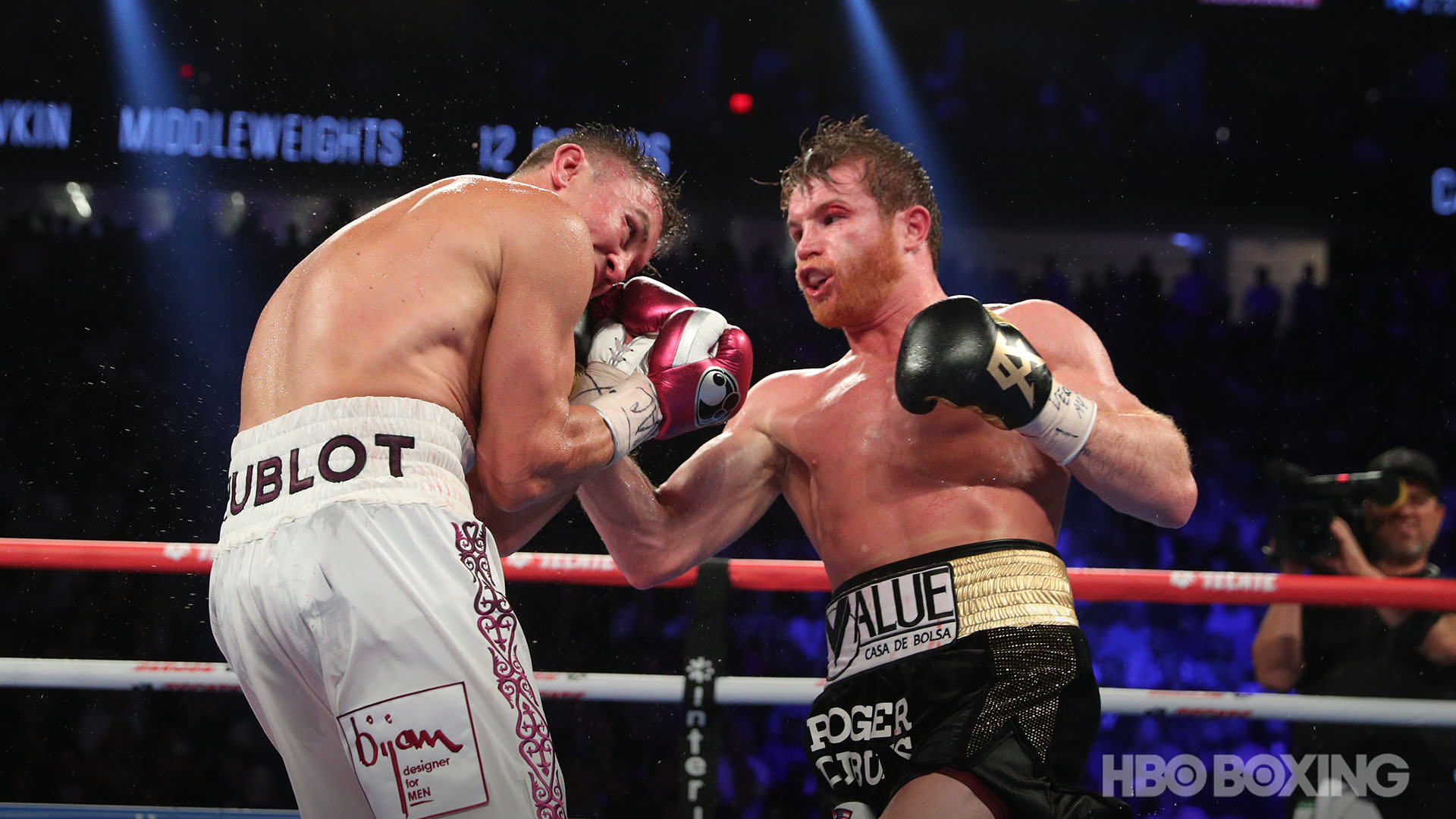 Canelo Ekes Out Rematch Win Over Golovkin 